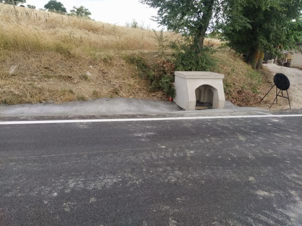 Cordoli e zanelle stradali