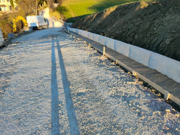 Cordoli e zanelle stradali