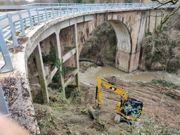 Pulizia alvei fluviali