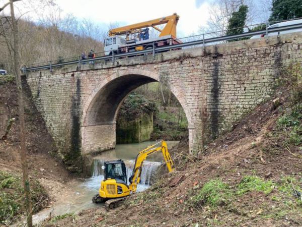 Pulizia alvei fluviali